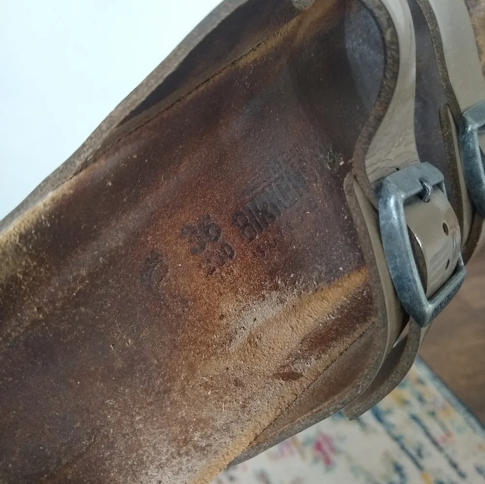 𝅺BIRKENSTOCK Worn taupe strap sandals Womens size 36